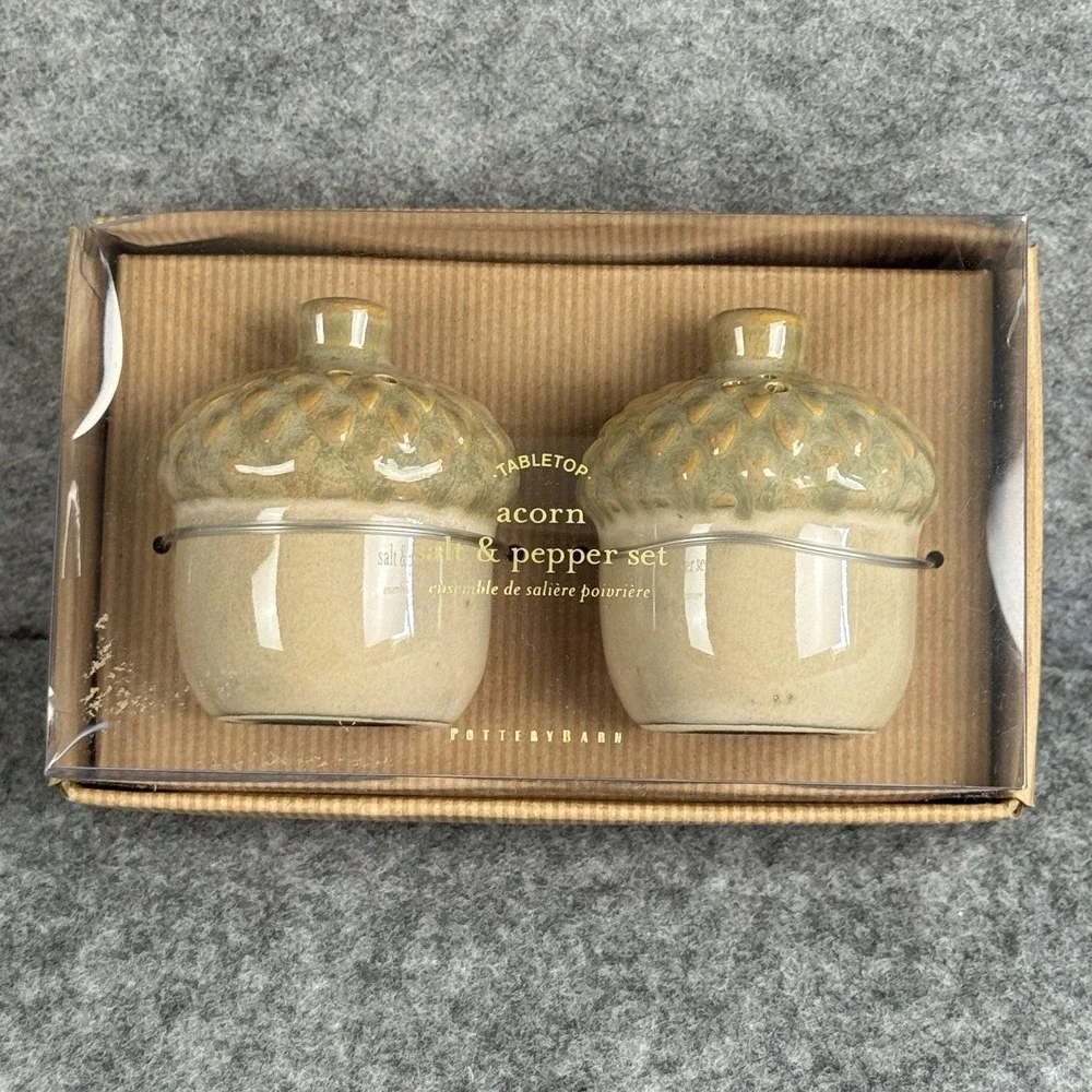 Pottery‎ Barn Salt and Pepper Shakers Acorn Fall Thanksgiving NEW